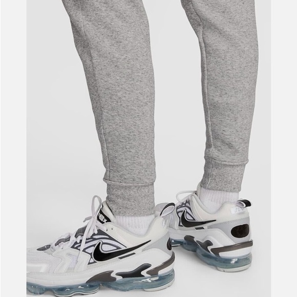 Nike Sportswear Tech Fleece Pants Men's Sz M DR9162-010 Joggers Gym Streetwear - Picture 7 of 16